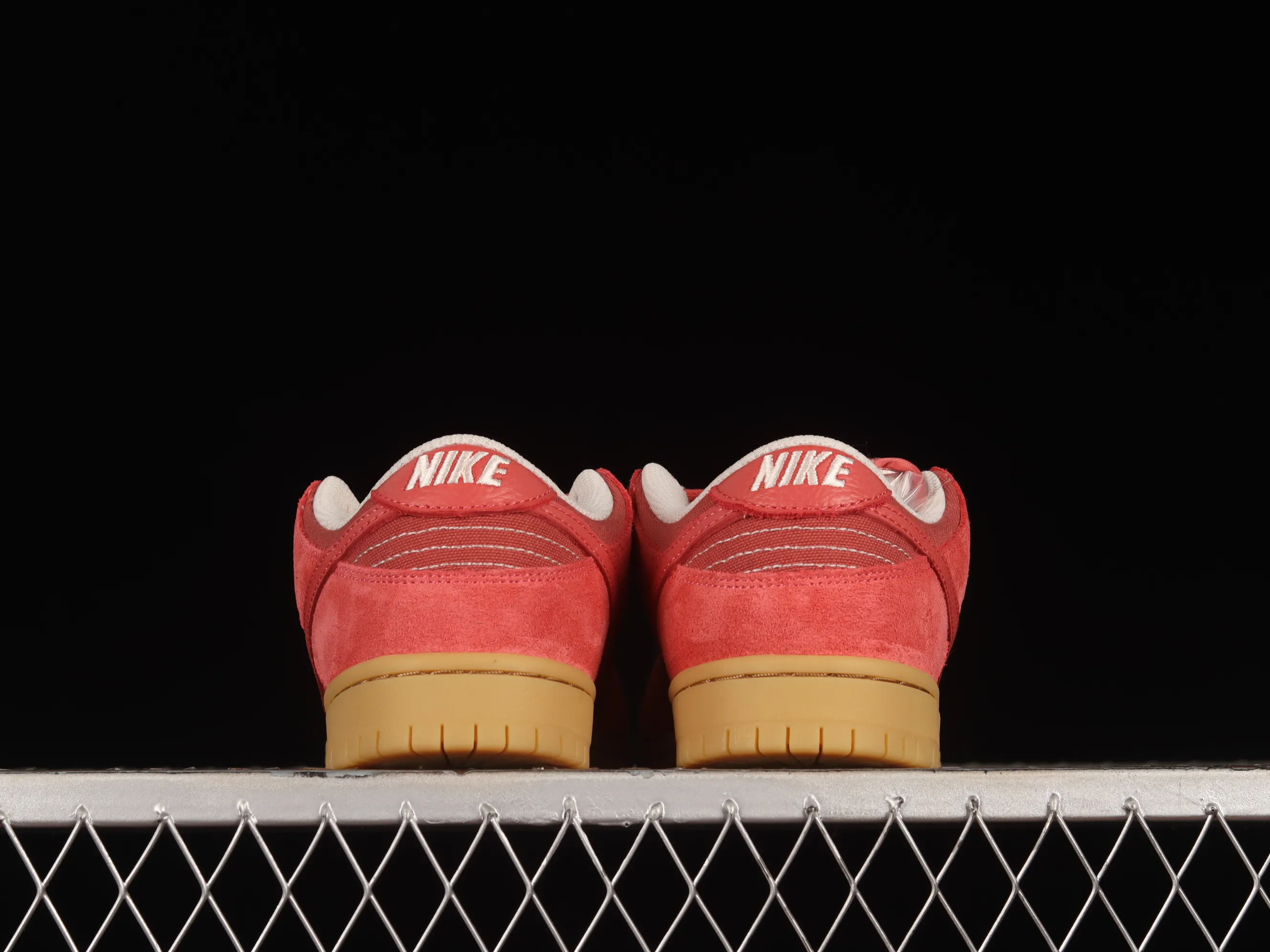 All categories Nk SB Dunk series Nk SB Dunk Low low-top sneakers Nk SB Dunk Low Pro "Adobe" red clay red pig color SB low-top sports and leisure sneakers DV5429-600